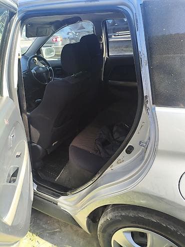 project gr: Toyota Ist: 2003 г., 1.5 л, Автомат, Бензин, Хэтчбэк — 5
