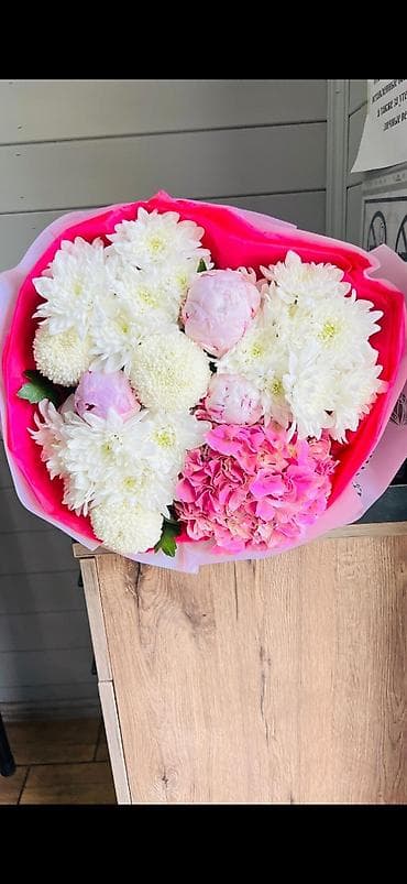 цветы подарки: Букет в нежно-розовой гамме - Состав: белая кустовая хризантема — 1