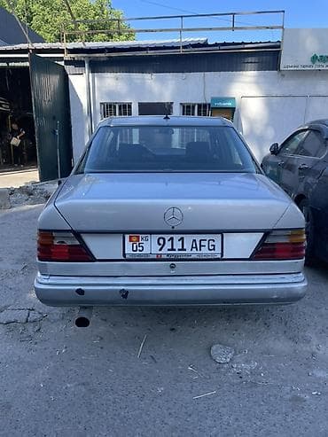 Mercedes-Benz W124: 1988 г., 2.3 л, Автомат, Бензин, Седан — 4