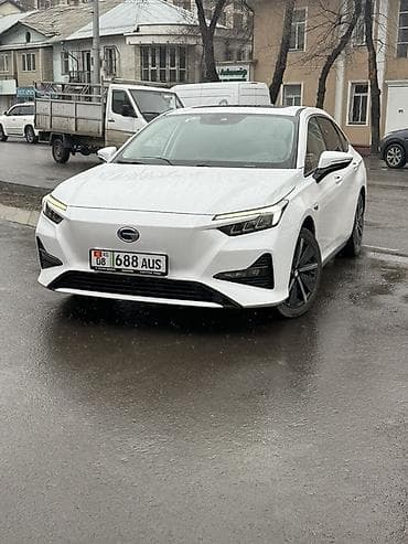 gac aion s plus: GAC Aion EA6— электрический седан белого цвета. Срочно продам Запас — 1