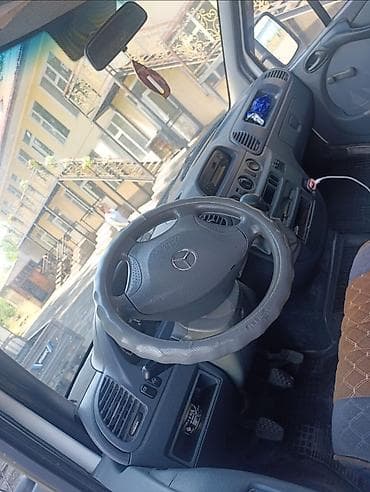 гоф 4: Mercedes-Benz Спринтер: 2001 г., 2.2 л, Дизель, Фургон — 4