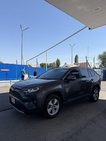 спойдер: Toyota RAV4: 2019 г., 2.5 л, Автомат, Бензин, Кроссовер — 3