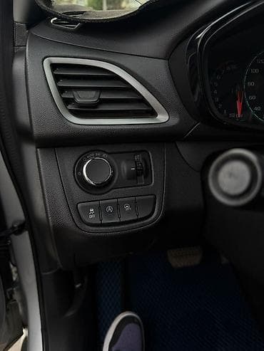 rd 1: Chevrolet Spark: 2019 г., 1 л, Вариатор, Бензин, Хэтчбэк — 8