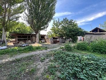 Продажа домов: Продаётся дом с участком 8 соток (по факту больше). Дом старый, но — 2