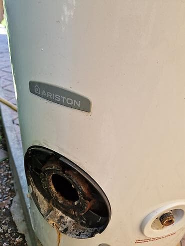 Бытовая техника: Накопительный водонагреватель Объем бака: 300 л, Ariston, Электрический, Эмалированная сталь — 3