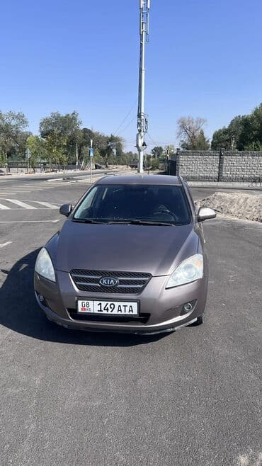меняю дом на машину: Kia Ceed: 2009 г., 1.6 л, Автомат, Газ, Хэтчбэк — 10