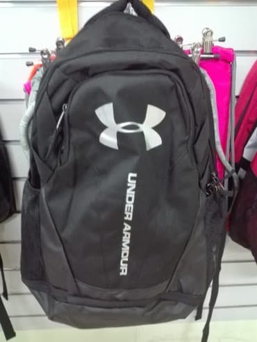 женскую дорожную сумку на колесах: Продаю новые спортивные сумки, Фирма: UNDER ARMOUR. Качество — 2