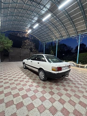 зеркало домашнее: Audi 80: 1990 г., 1.8 л, Бензин, Седан — 1