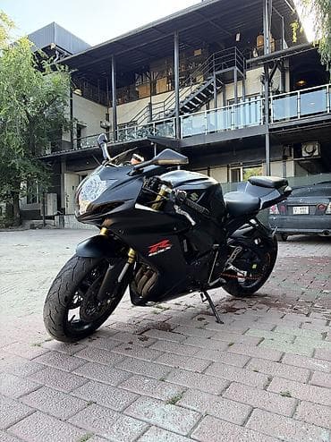 двигатель 125 кубов: Спортбайк Suzuki, 750 куб. см, Бензин, Взрослый, Б/у — 7