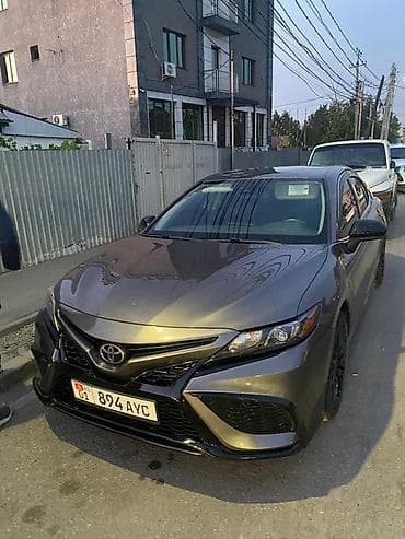Toyota Camry: 2021 г., 2.5 л, Автомат, Бензин, Седан — 2