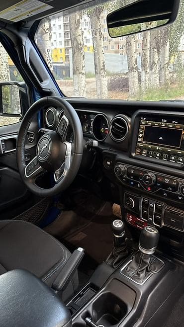 Продажа авто: Jeep Wrangler: 2023 г., 2 л, Автомат, Гибрид, Внедорожник — 4