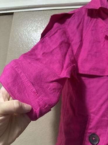 second hand: Яркий короткий тренч/жакет цвета фуксия. Особенности: - Двубортная — 4