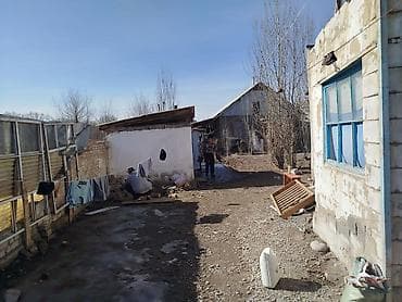 квартира ощ: Продаётся одноэтажный дом с мансардой и участком. - Материал стен — 5