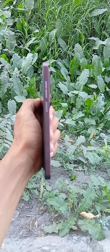 фотоаппарат никон д5100: Мобильный телефон с тройной камерой и задней панелью темно-пурпурного — 3