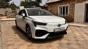 wuling mini ev: Электромобиль GAC Aion S, белый седан. Основные характеристики и — 1