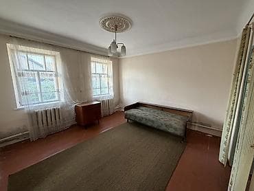 3: 🏡 **ПРОДАЁТСЯ ДОМ!** 📍 **Коммунаров** 🛏 3 комнаты 📐 Площадь дома — 8