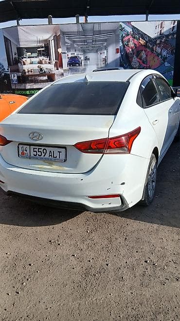 rav4 1996: Hyundai Accent/Verna (седан), белый цвет кузова. Кузов и дизайн: - — 3