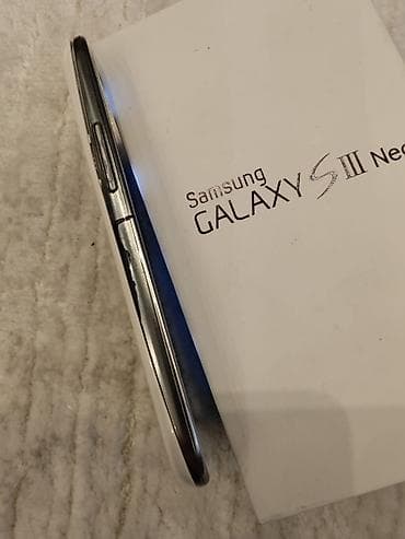 Samsung Galaxy S III Neo (GT-I9301I), белый цвет. Комплектация: - — 6