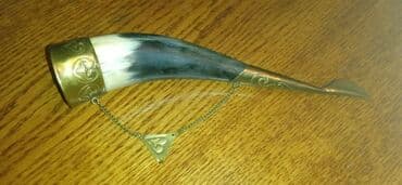 клинок ращекающих демонов: Питьевой рог СССР, латунь и натуральный рог, 25 см Продаю старый — 3