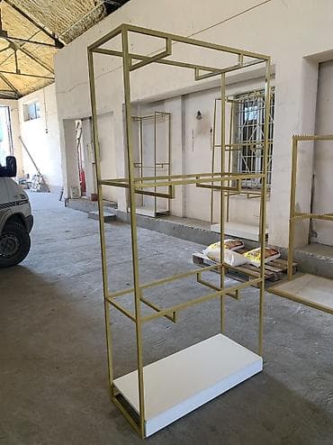 Оборудование для салонов красоты: Вешалка: ширина - 80 см длина - 150 см высота - 170 см длина рабочей — 6