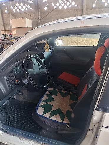 Volkswagen Passat: 1989 г., Кол менен иштөөчү, Седан — 1