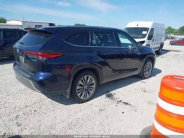 Toyota Highlander: 2021 г., 2.5 л, Автомат, Гибрид — 4