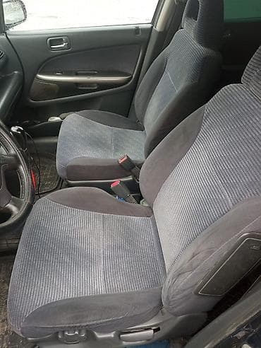 fit 2002: Honda Stream: 2001 г., 2 л, Механика, Бензин, Минивэн — 8