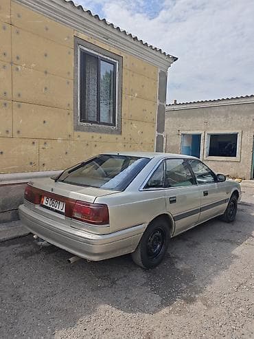 Унаа: Mazda 626: 1989 г., 2 л, Кол менен иштөөчү, Бензин, Лифтбек — 6
