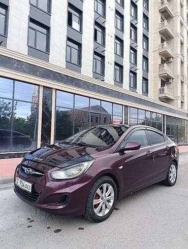 2 8: Hyundai Solaris: 2013 г., 1.4 л, Автомат, Бензин, Седан — 1