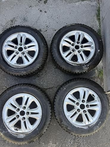 Колеса в сборе 195 / 65 / R 15, Зимняя шипованная, Комплект, Легковые, Литые, отверстий - 5