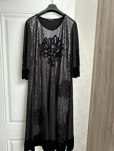 вечернее короткое платье: Платье вечернее черное с пайетками и аппликациями - Фасон: свободный — 1