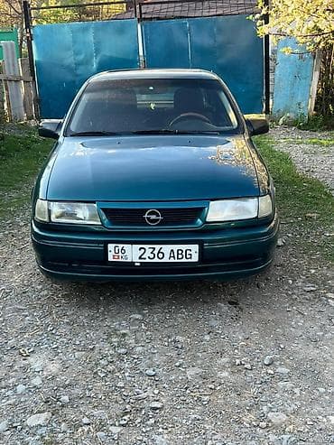 sg 9: Opel Vectra: 1994 г., 1.8 л, Механика, Бензин, Хэтчбэк — 4