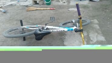 трехколесный велосипед с резиновыми колесами: Горный велосипед, Рама M (156 - 178 см), Сталь — 3