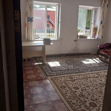 токмок гараж: Сдается комната с отдельным входом. Планировка: узкий коридор, комната — 5