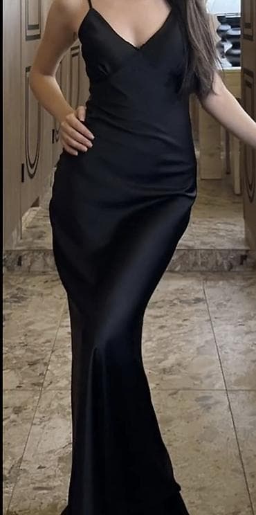 Элегантное вечернее платье в пол - Цвет: глубокий чёрный - Силуэт