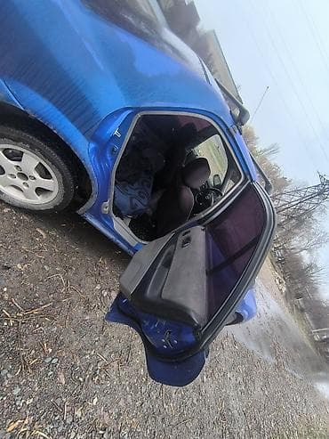 мазда 1994: Mazda 323: 2003 г., 1.6 л, Автомат, Бензин, Седан — 9