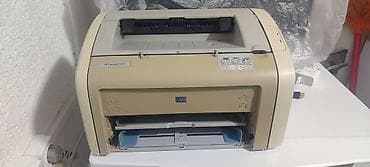 Продаю HP LaserJet 1020 — монохромный лазерный принтер, б/у. Печатает