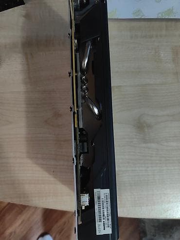 macbook pro 13 2018: Видеокарта, Б/у, AMD, Radeon RX, 4 ГБ, Для ПК — 4