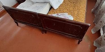 спортивные костюмы оптом: Продаю 1 шкаф для одежды. шкаф с зеркалом и 3 кровати с матрасами — 3