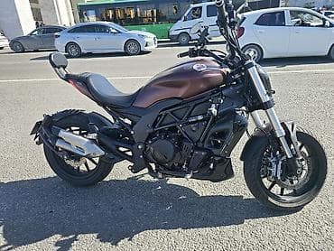 Benelli 502C — городской power-cruiser с выразительным дизайном и