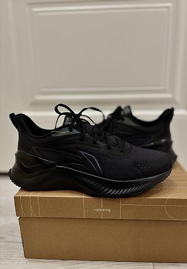 Спецодежда: Li-Ning Цена : 4200 сом Размеры - 43 (270mm) Сезон: лето - весна — 2