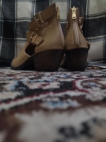 женский зимний обувь: Продаю женские демисезонные ботинки.размер 38.Абсолютно — 5