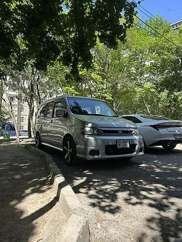 вид машина: Honda Stepwgn: 2005 г., 2 л, Газ, Минивэн — 4