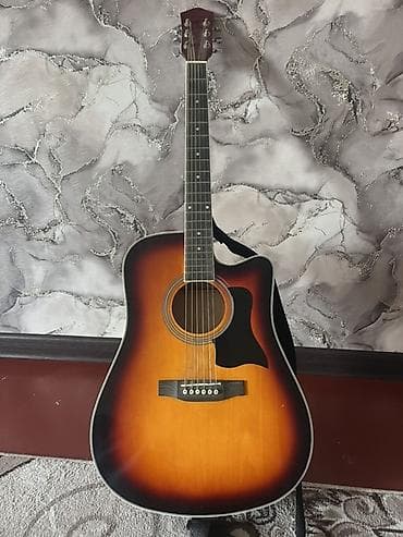 Искусство и коллекционирование: Акустическая гитара формата дредноут с вырезом (cutaway), 6 струн — 1