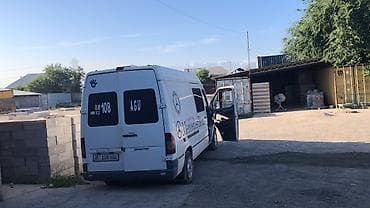 бокс машина: Mercedes-Benz Спринтер: 2006 г., Фургон — 2