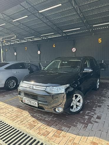 Продажа авто: Mitsubishi Outlander: 2013 г., 2.4 л, Автомат, Бензин, Кроссовер — 4