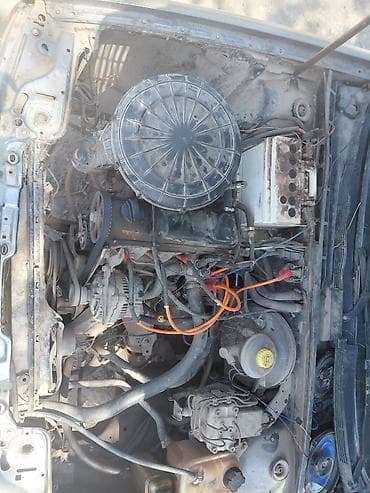 aуди 80: Audi 80: 1993 г., 2 л, Механика, Бензин, Седан — 7