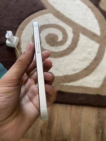 наушники для айфон проводные: IPhone 13, 128 ГБ, белый Омен есть. Все родные экранда трешина жок — 6