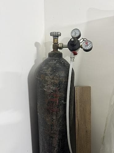 лампы на авто: Промышленный газовый баллон, Наполнение: Углекислый газ, Применение: Производство напитков, Б/у, В розницу — 1