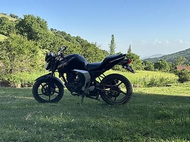 yamaha r1 цена: Срочно!! Срочно!! Срочно!!Мотоцикл типа naked/стрит, черного цвета с — 1